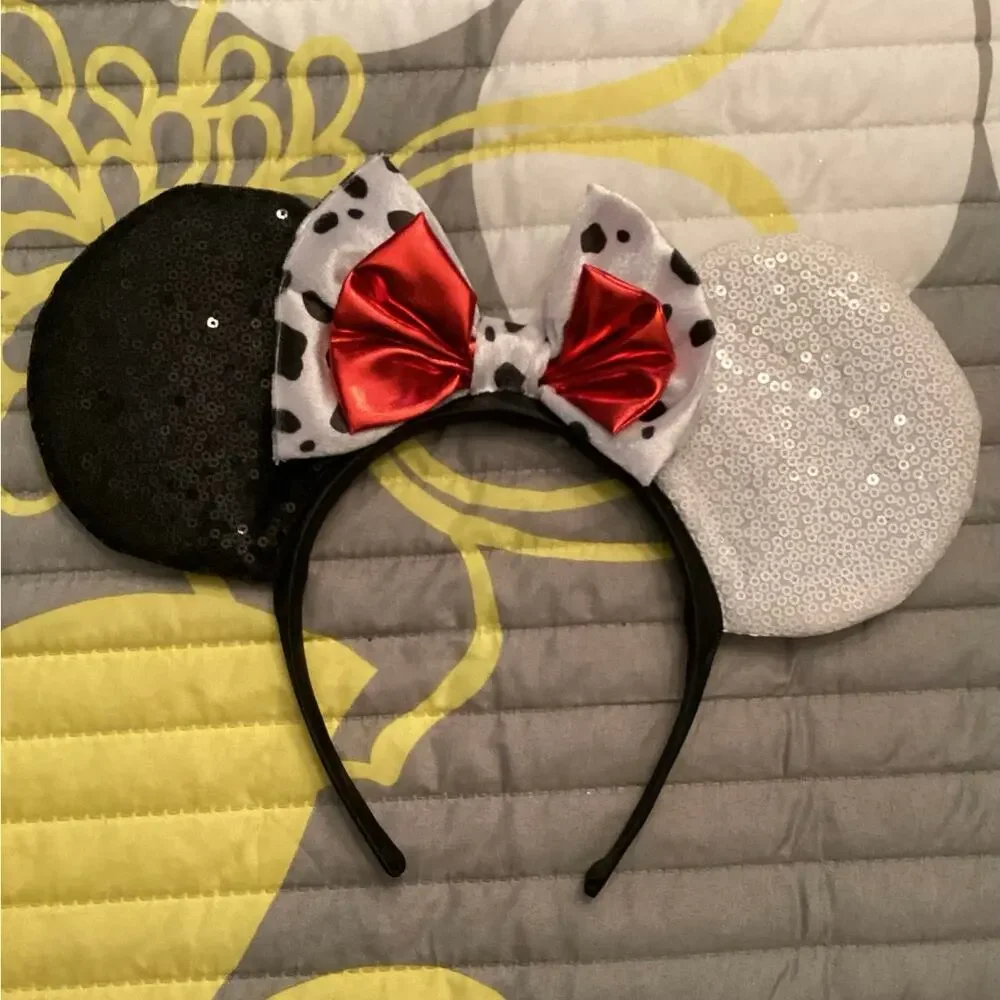 NWOT Disney Cruella De Vil 101 Dalmatians Black White Sequin Ears Headband